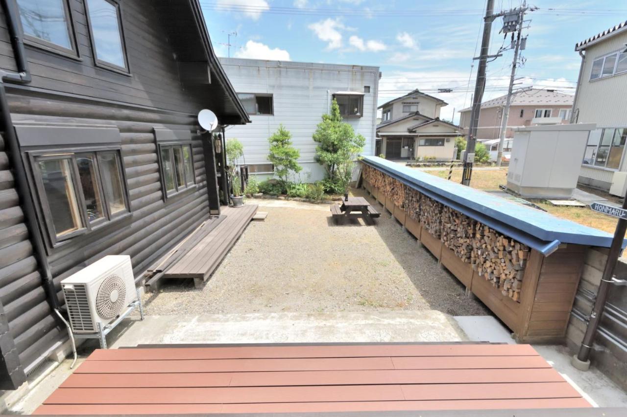 Carrefour Guesthouse カルフール ゲストハウス Toyama Station Eksteriør billede