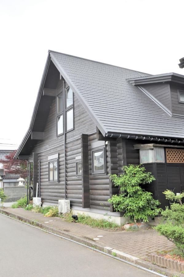 Carrefour Guesthouse カルフール ゲストハウス Toyama Station Eksteriør billede
